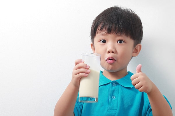 Sữa nào tốt cho bé? Tiêu chuẩn chọn sữa cho bé
